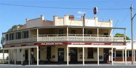 The best available hotels & places to stay near Holbrook, Australia.